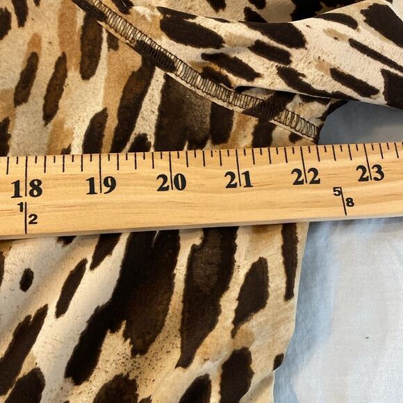 Zenergy by Chico’s Lightweight Animal Print Zip Front Jacket Size Large - Picture 4 of 7